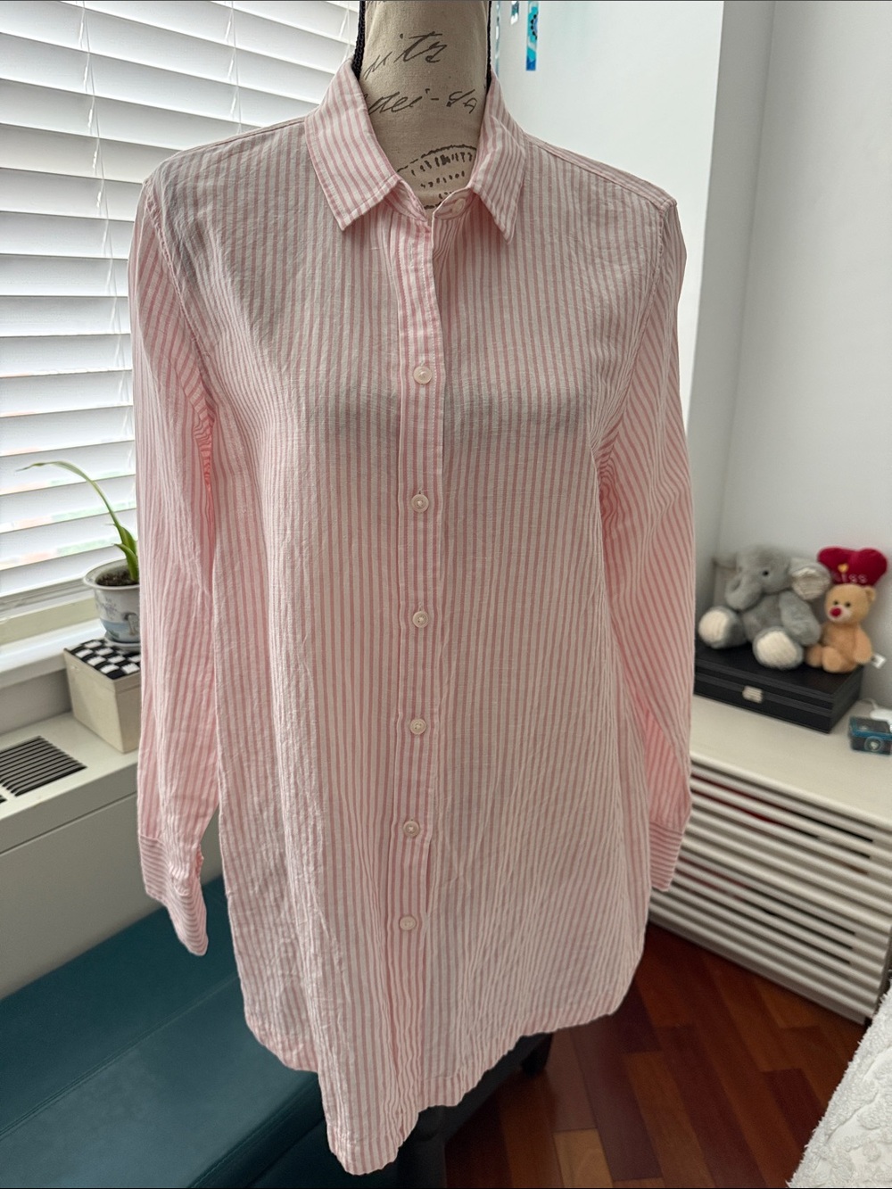 Banana Republic Pink and White Striped Button-Down Shirt